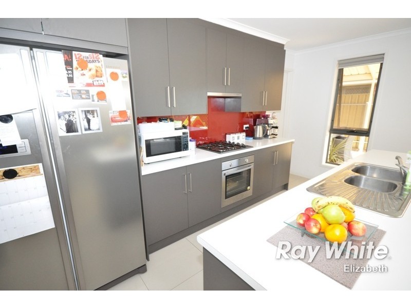 16 Oxford Drive, Andrews Farm SA 5114