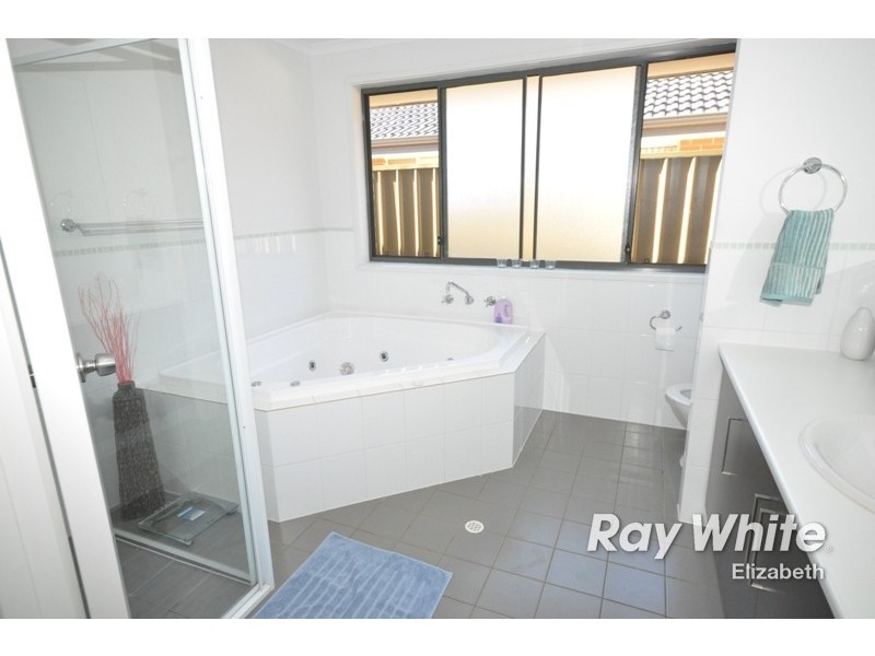 16 Oxford Drive, Andrews Farm SA 5114