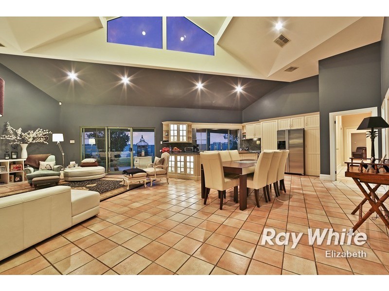 18 Oradala Court, Salisbury Heights SA 5109