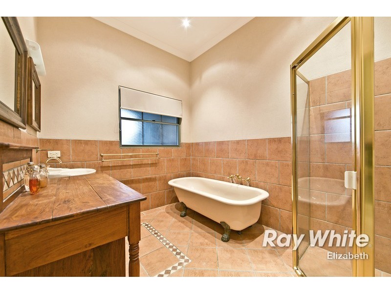 18 Oradala Court, Salisbury Heights SA 5109