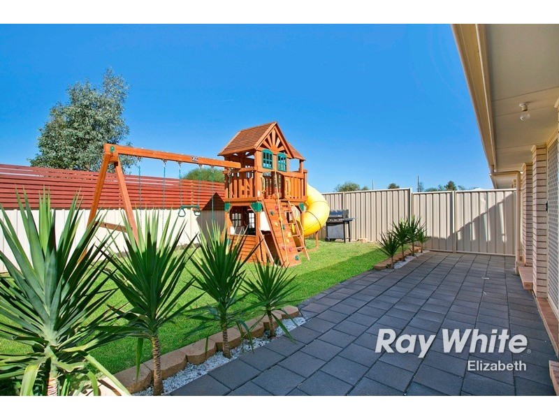 72 Strathaird Boulevard, Smithfield SA 5114