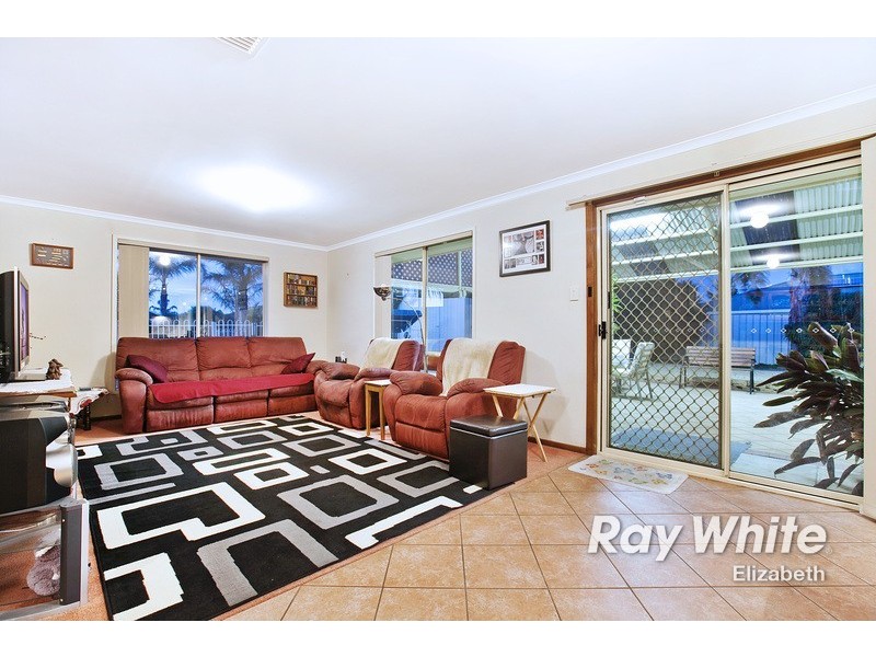 33 Jemalong Crescent, Roseworthy SA 5371
