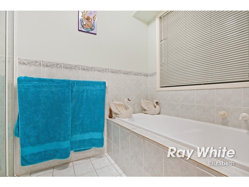 33 Jemalong Crescent, Roseworthy SA 5371