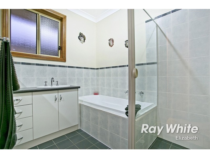 5 Greenlea Court, Munno Para West SA 5115