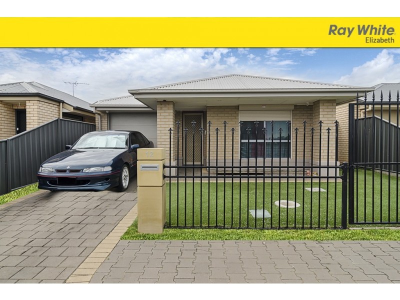 12 Tuggerah Street, Andrews Farm SA 5114