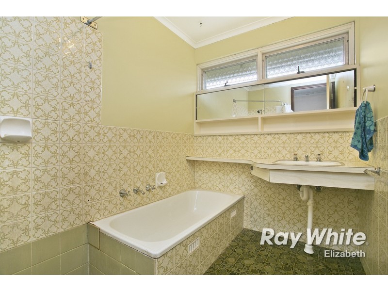 1 Rhus Avenue, Parafield Gardens SA 5107