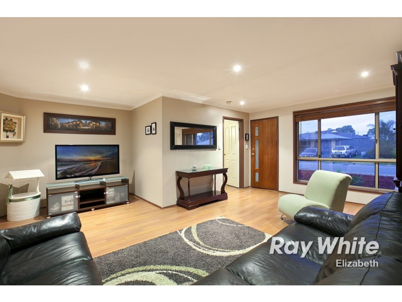 8 Riddoch Drive, Andrews Farm SA 5114