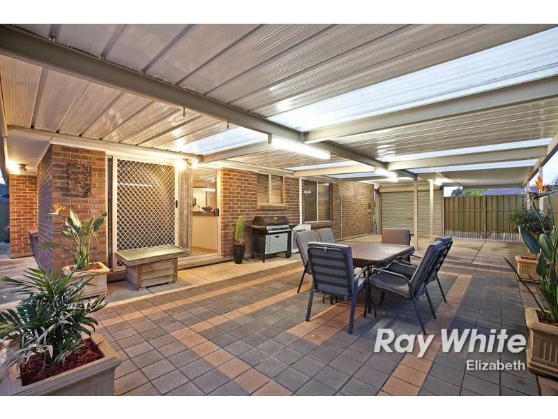 8 Riddoch Drive, Andrews Farm SA 5114