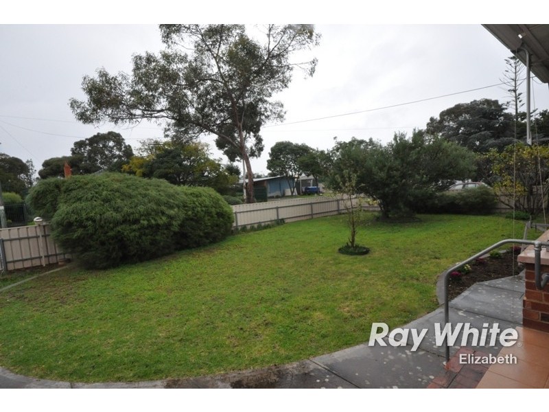 13 Lockerly Street, Elizabeth Vale SA 5112