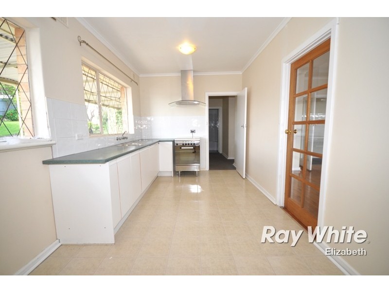 16 Margaret Street, Para Hills SA 5096