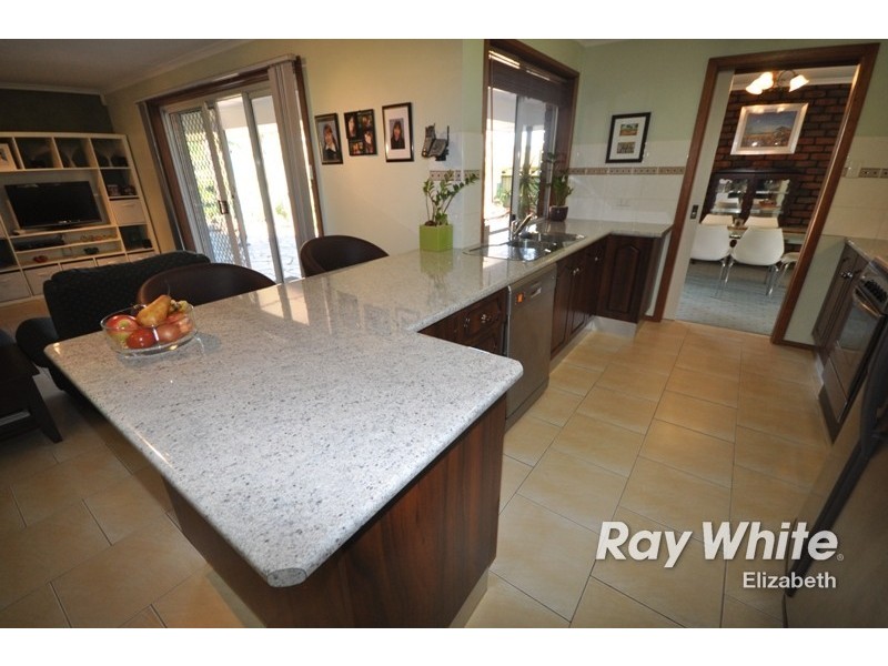 8 Dimasi Court, Hillbank SA 5112