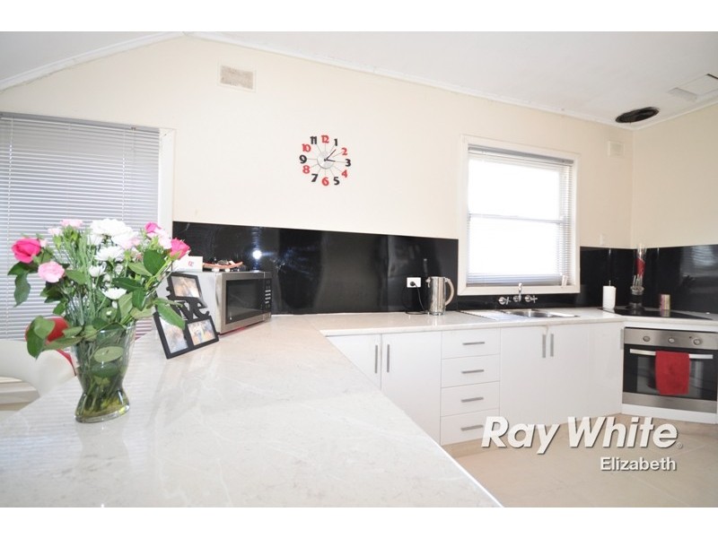 14 Andrews Road, Elizabeth Downs SA 5113