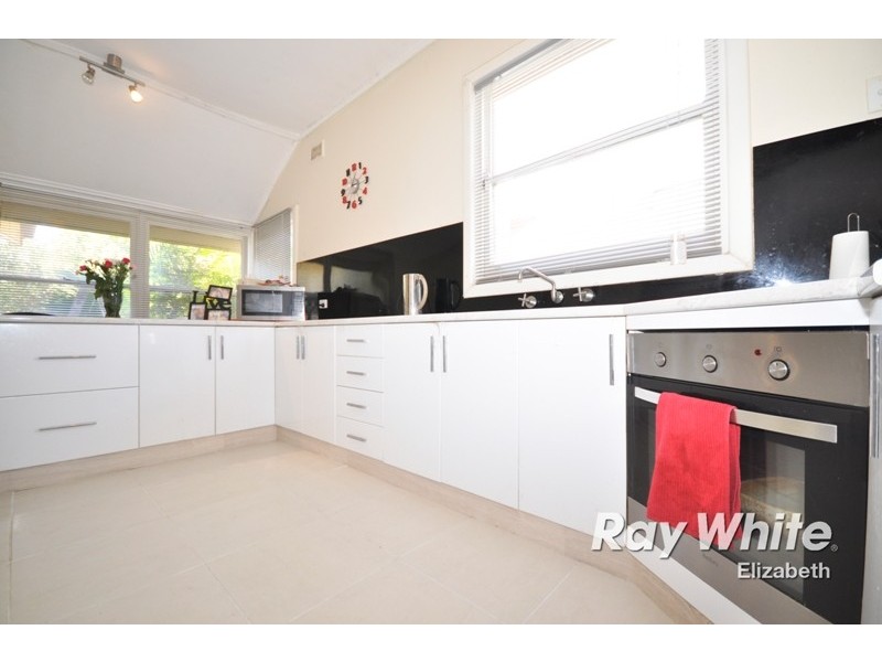 14 Andrews Road, Elizabeth Downs SA 5113