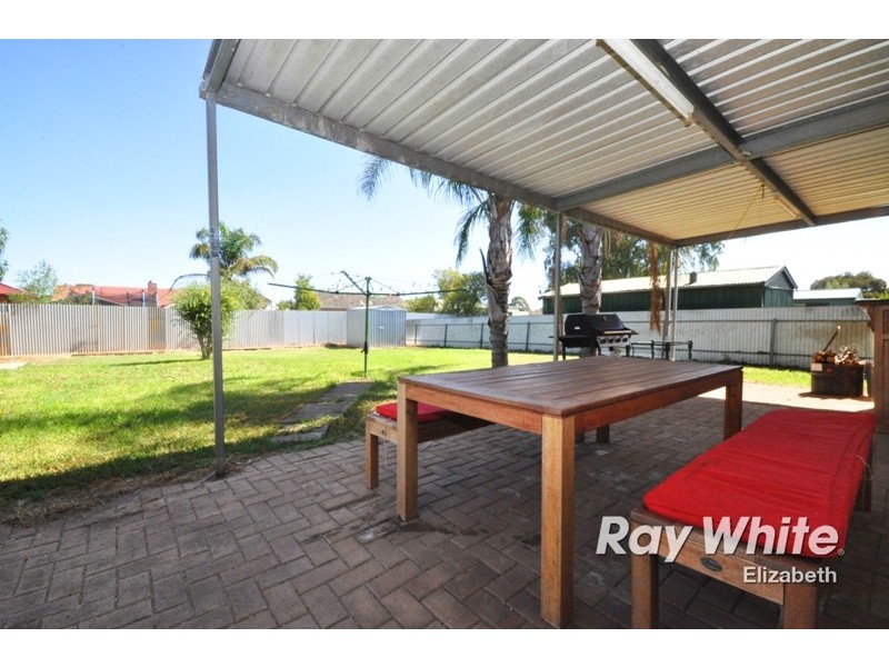 14 Andrews Road, Elizabeth Downs SA 5113