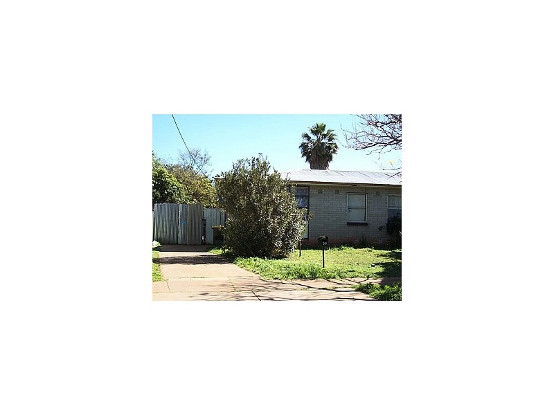 30 Roberts Crescent, Smithfield Plains SA 5114