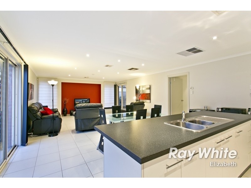 24 The Boulevard, Parafield Gardens SA 5107