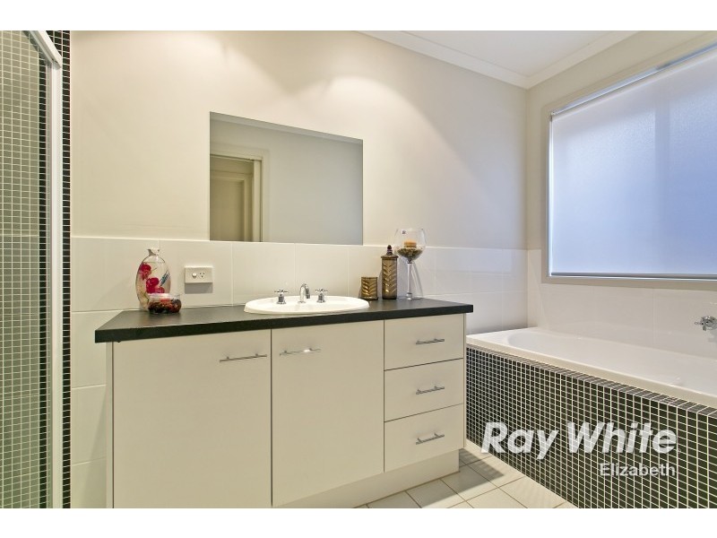 24 The Boulevard, Parafield Gardens SA 5107