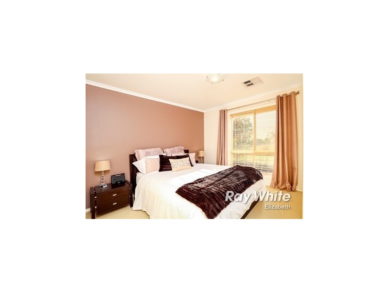 6 Oxford Court, Elizabeth Park SA 5113