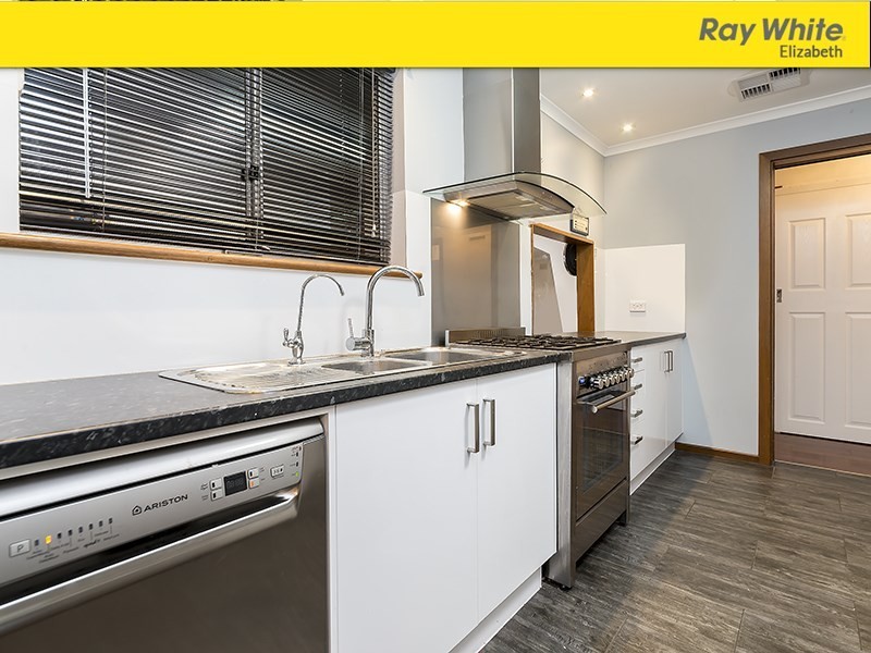 33 Hawker Crescent, Elizabeth East SA 5112