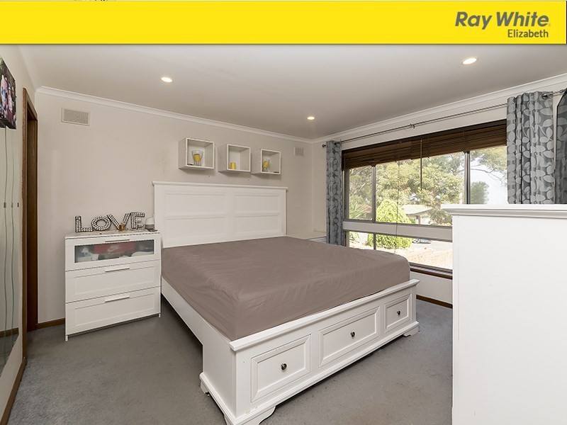 33 Hawker Crescent, Elizabeth East SA 5112