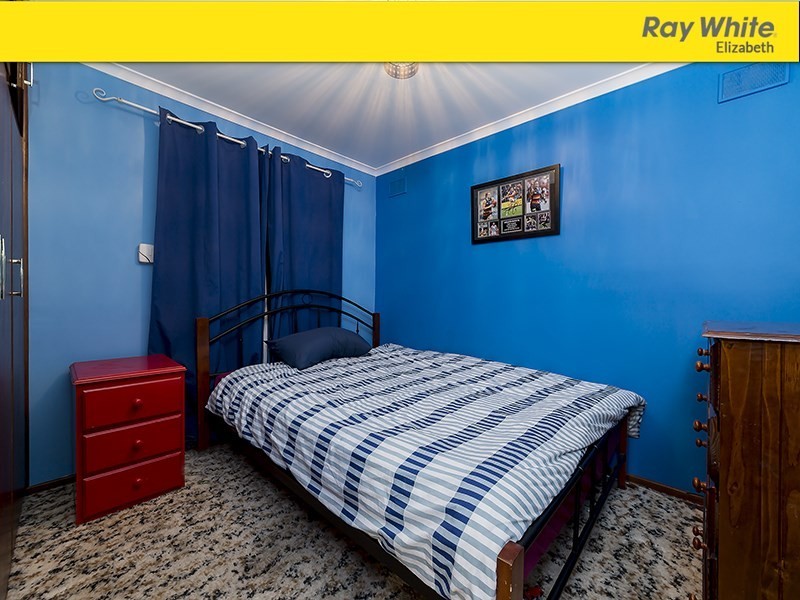 33 Hawker Crescent, Elizabeth East SA 5112