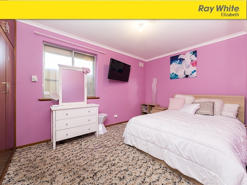 33 Hawker Crescent, Elizabeth East SA 5112