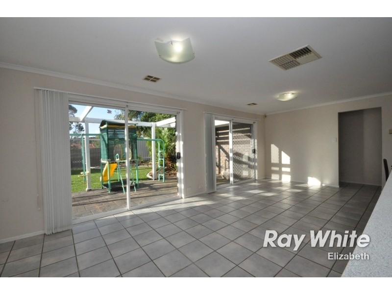 17 Rosebank Crescent, Hillbank SA 5112