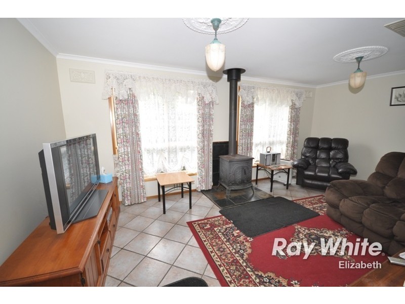 6 Chestnut Grove, Hillbank SA 5112