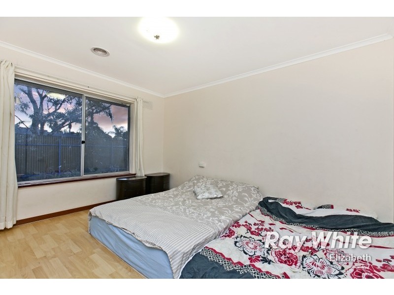 9 Mayo Crescent, Salisbury Downs SA 5108