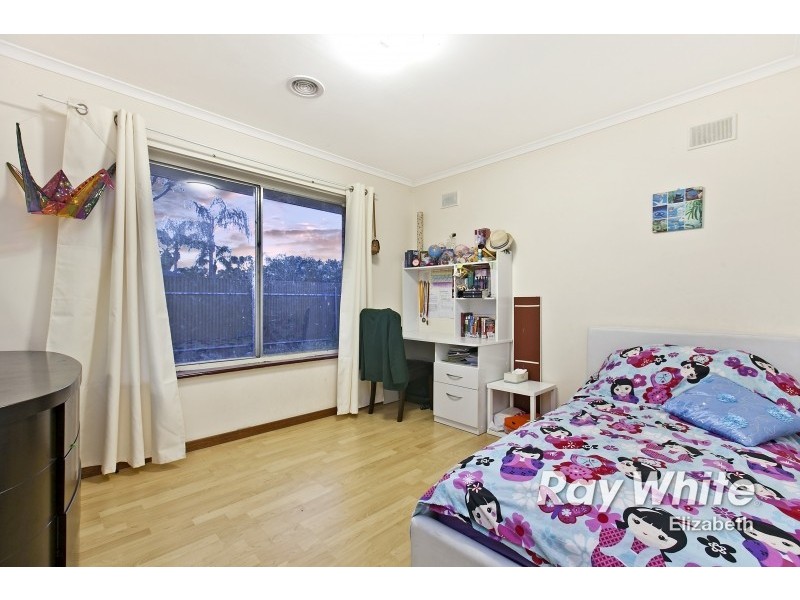 9 Mayo Crescent, Salisbury Downs SA 5108