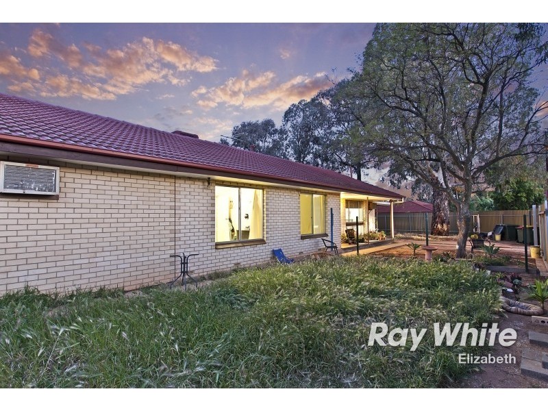 9 Mayo Crescent, Salisbury Downs SA 5108