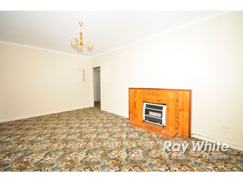 31 Bloomfield Crescent, Elizabeth Downs SA 5113