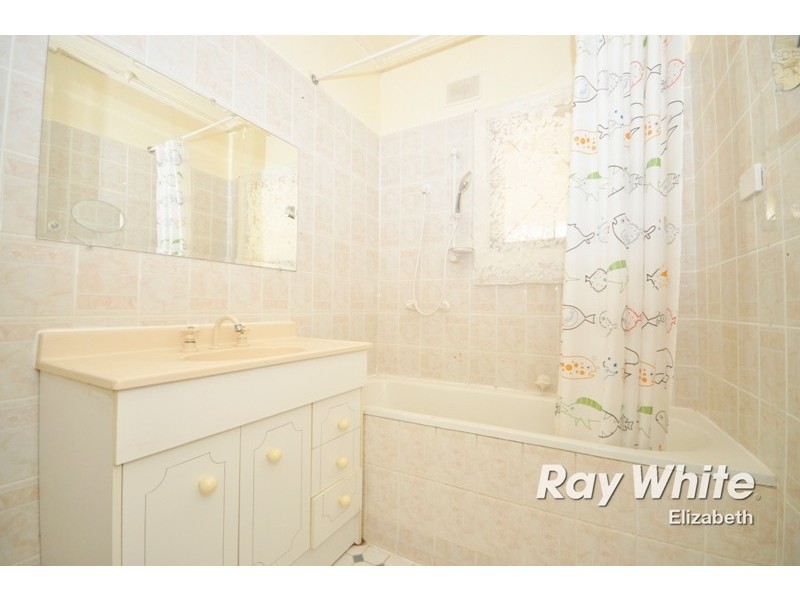 31 Bloomfield Crescent, Elizabeth Downs SA 5113