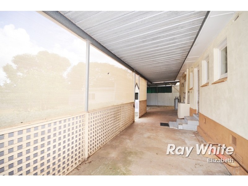 31 Bloomfield Crescent, Elizabeth Downs SA 5113