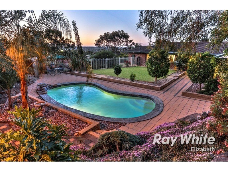 32 Gully Drive, Gulfview Heights SA 5096