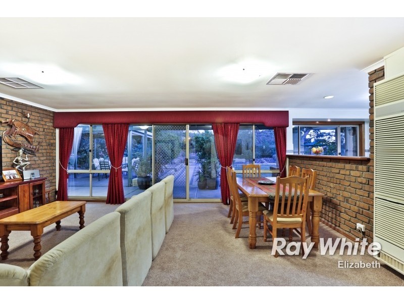 32 Gully Drive, Gulfview Heights SA 5096