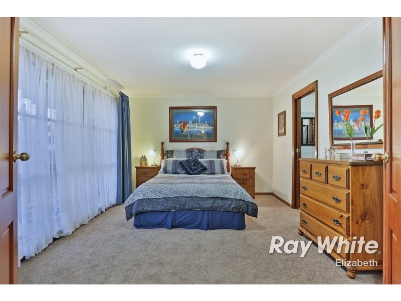 32 Gully Drive, Gulfview Heights SA 5096