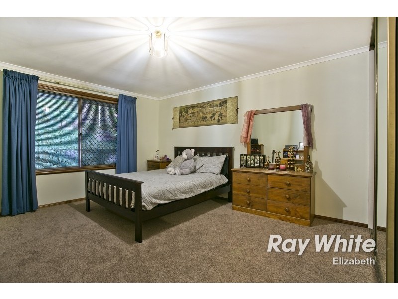 32 Gully Drive, Gulfview Heights SA 5096