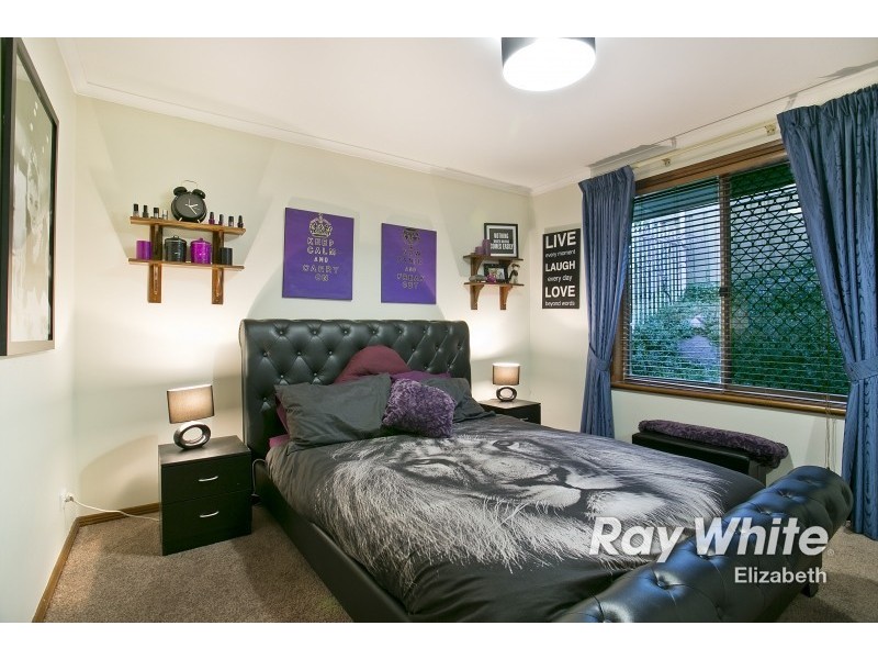 32 Gully Drive, Gulfview Heights SA 5096