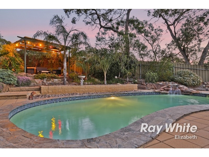 32 Gully Drive, Gulfview Heights SA 5096