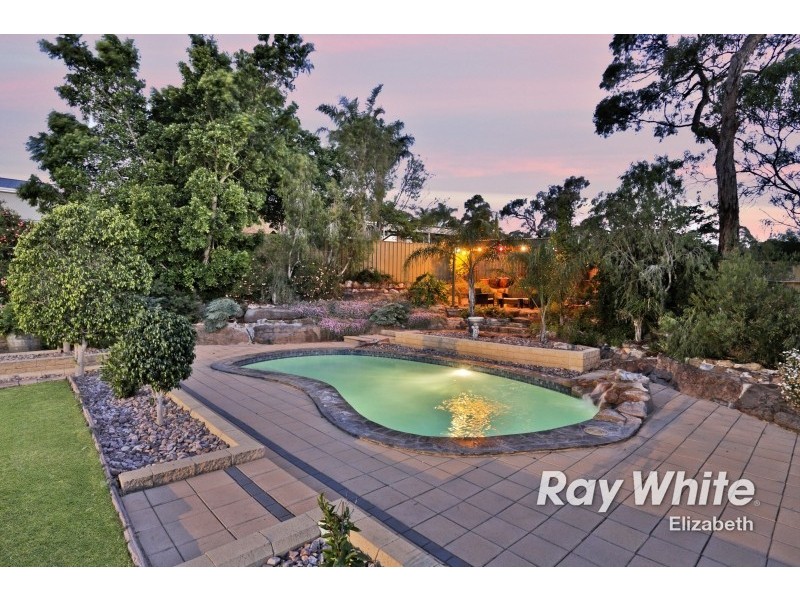 32 Gully Drive, Gulfview Heights SA 5096