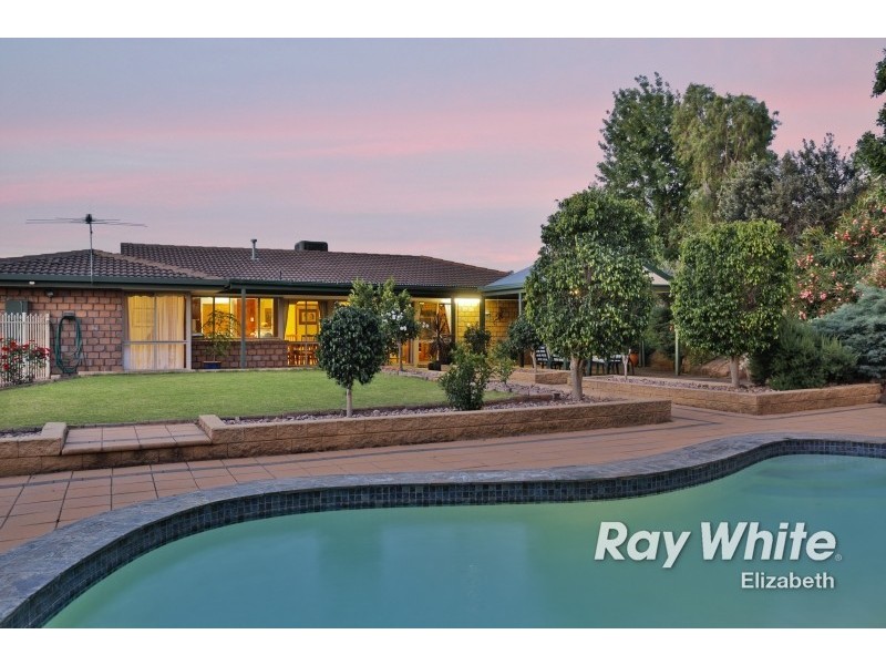 32 Gully Drive, Gulfview Heights SA 5096