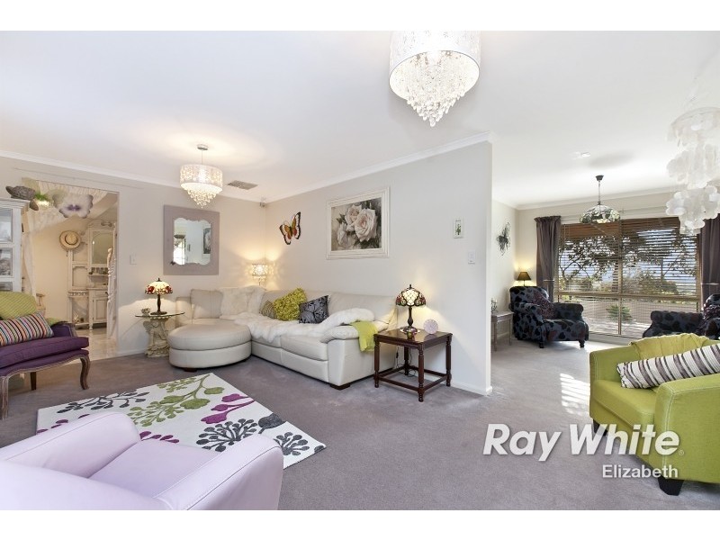 32 Honeysuckle Drive, Hillbank SA 5112