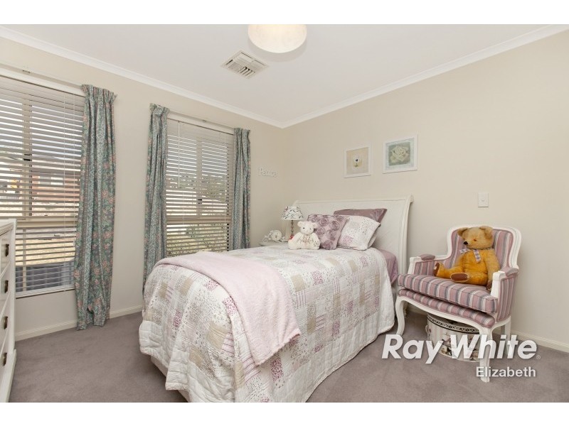 32 Honeysuckle Drive, Hillbank SA 5112