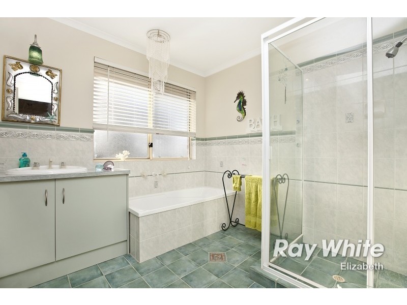 32 Honeysuckle Drive, Hillbank SA 5112