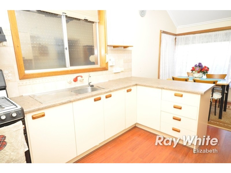 16 Berberis Street, Elizabeth Vale SA 5112