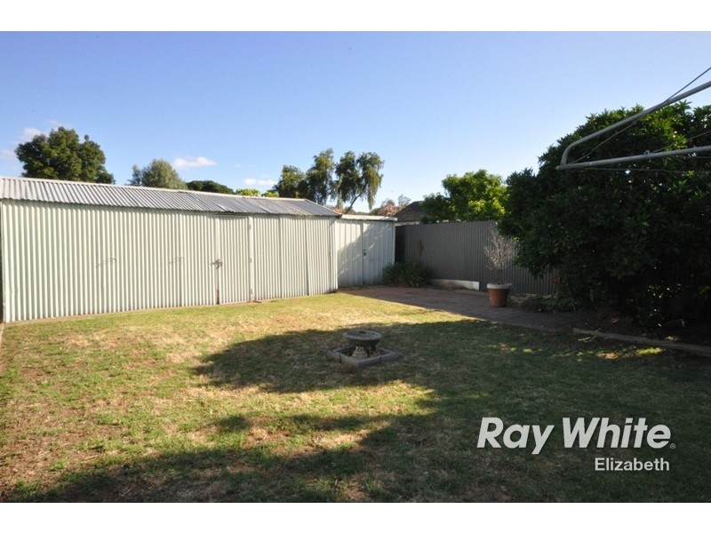 16 Berberis Street, Elizabeth Vale SA 5112