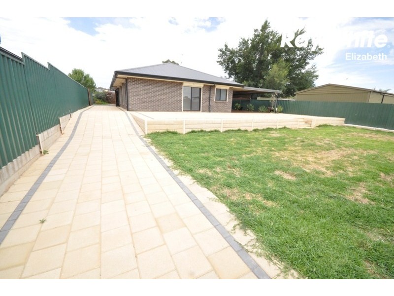 5 Matthew Rise, Blakeview SA 5114