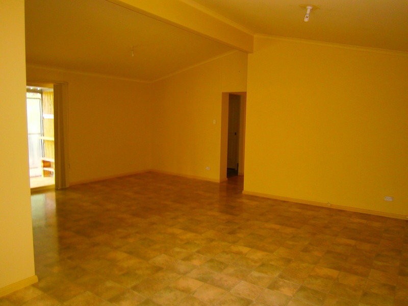 35 Carabeen Crescent, Andrews Farm SA 5114