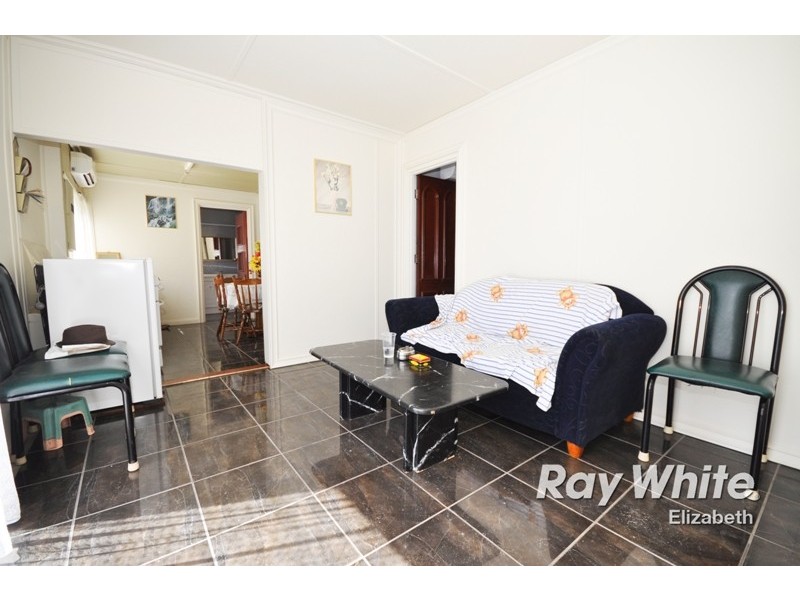 18 Halsey Road, Elizabeth East SA 5112